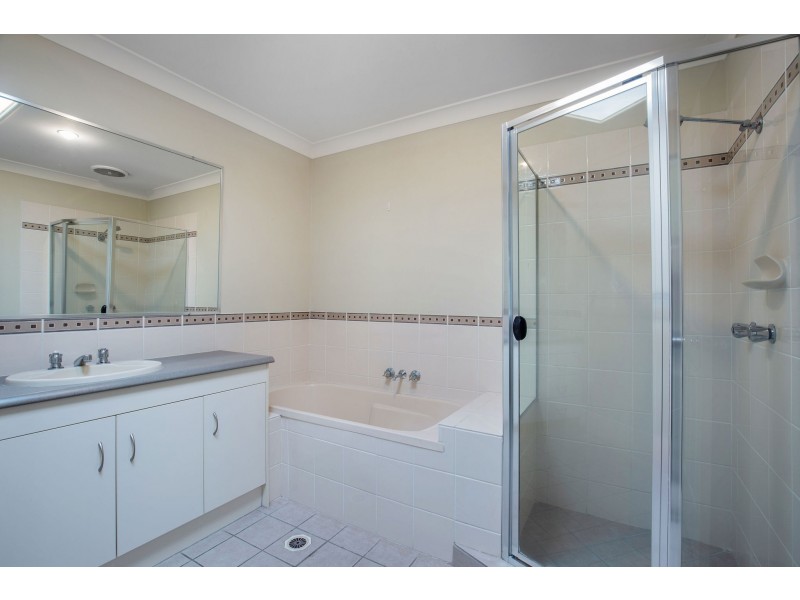 2/36 Merton Drive, Upper Coomera QLD 4209