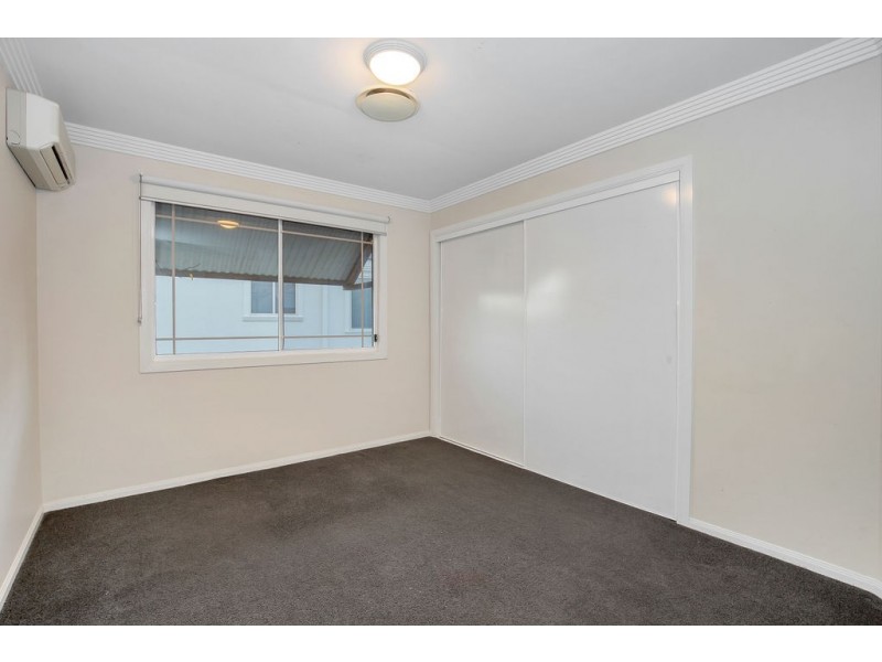 8 Folkstone Place, Runaway Bay QLD 4216