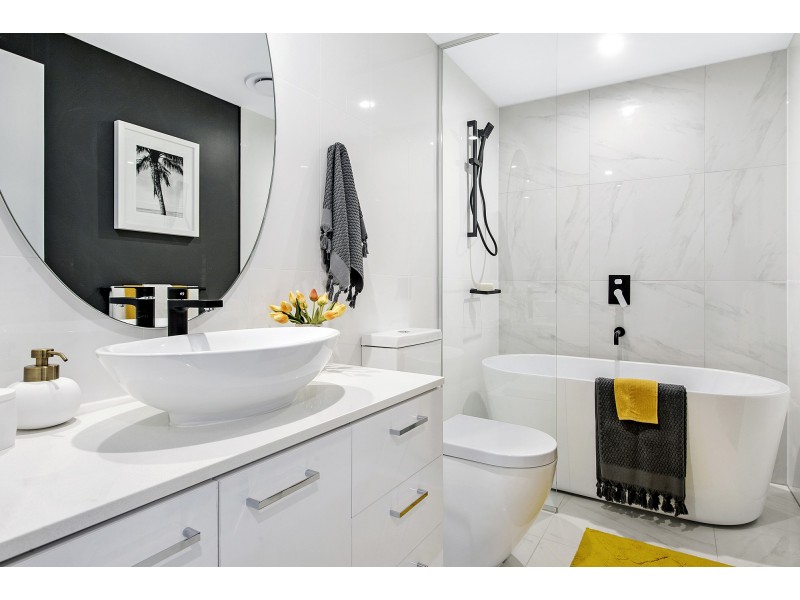 4811/5 Harbourside Court, Biggera Waters QLD 4216