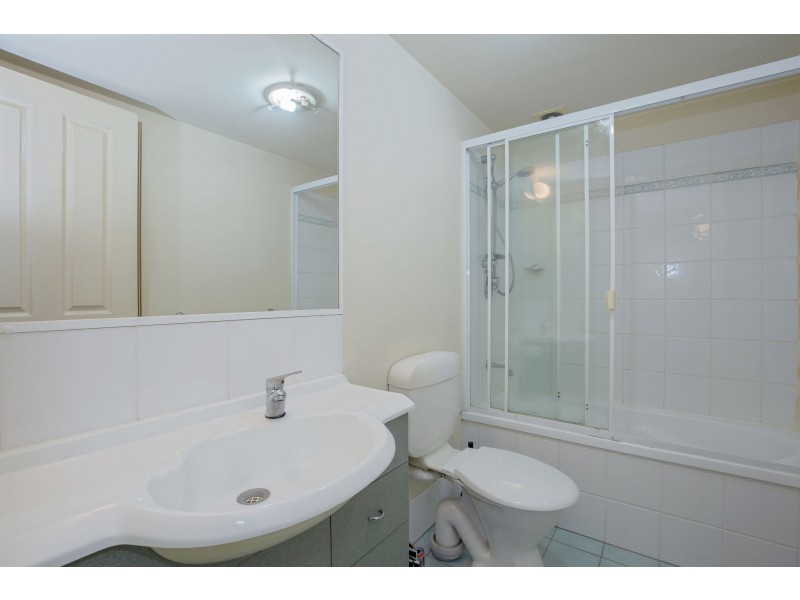 64/150 Marine Parade, Southport QLD 4215