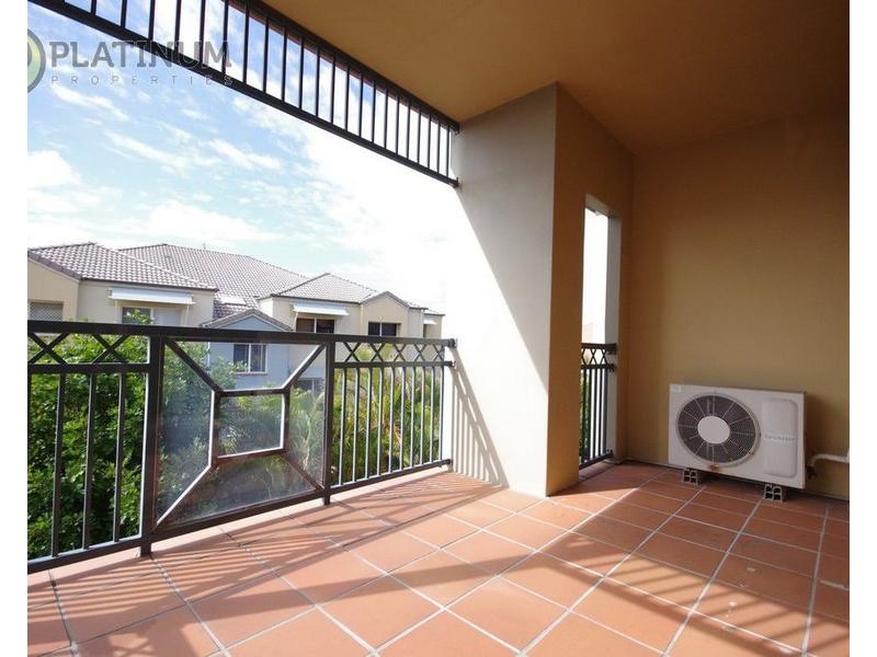 13/82 Limetree Parade, Runaway Bay QLD 4216