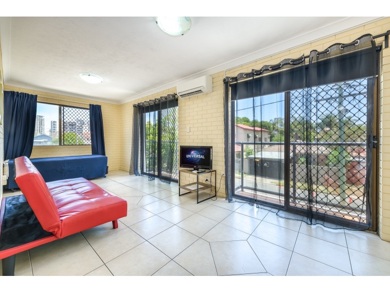 215/132 Marine Parade, Southport QLD 4215