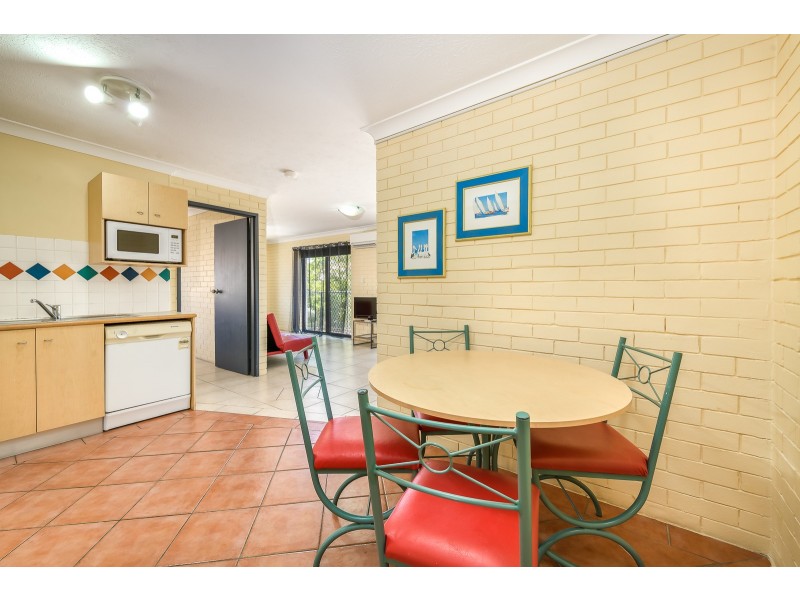 215/132 Marine Parade, Southport QLD 4215