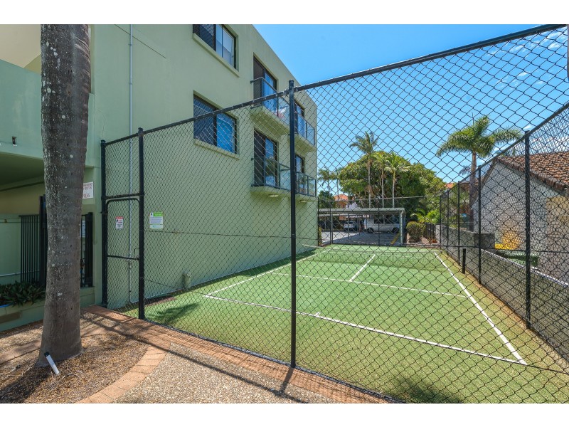 215/132 Marine Parade, Southport QLD 4215
