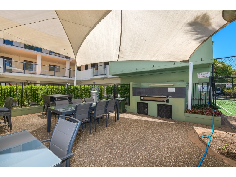 215/132 Marine Parade, Southport QLD 4215