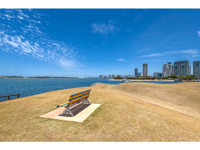 215/132 Marine Parade, Southport QLD 4215
