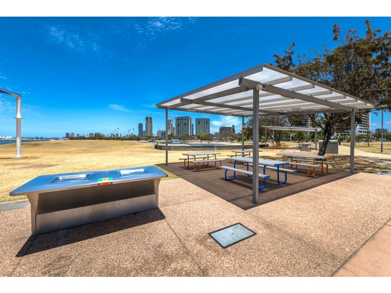 215/132 Marine Parade, Southport QLD 4215