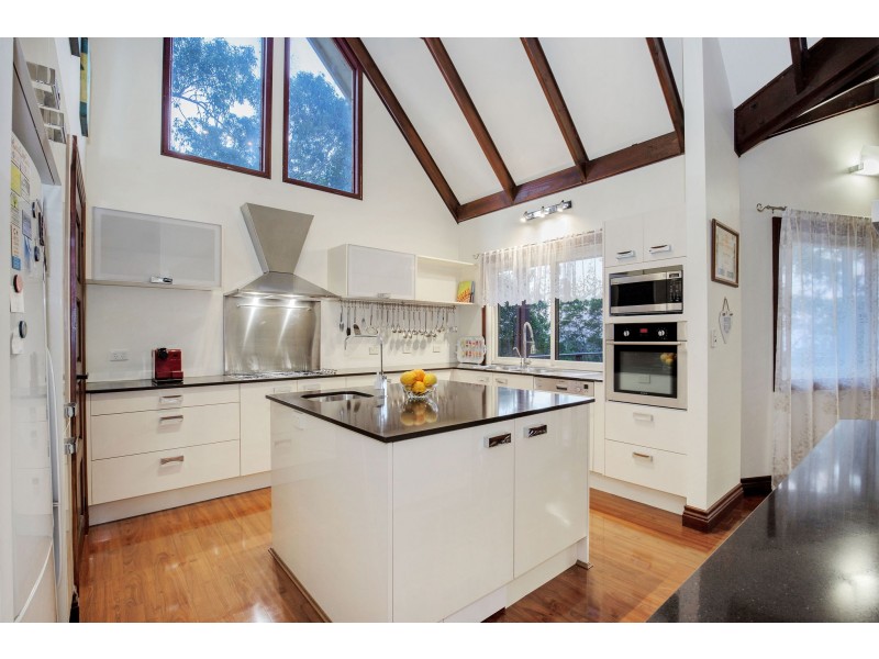 7 Tabor Drive, Tamborine Mountain QLD 4272