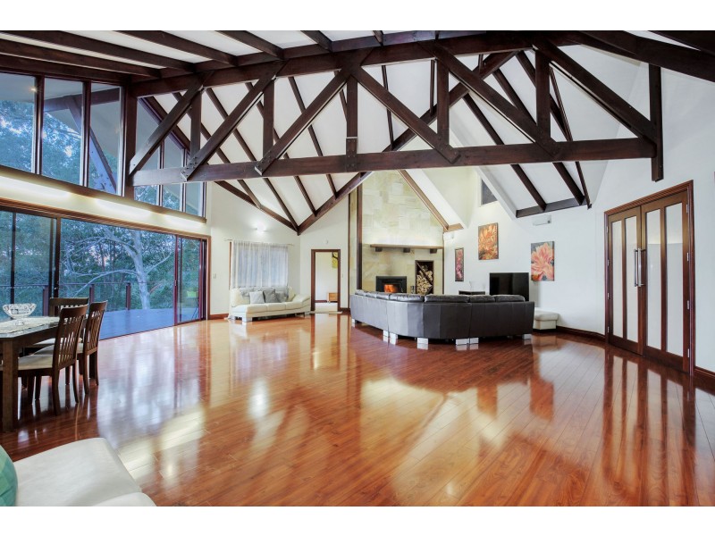 7 Tabor Drive, Tamborine Mountain QLD 4272