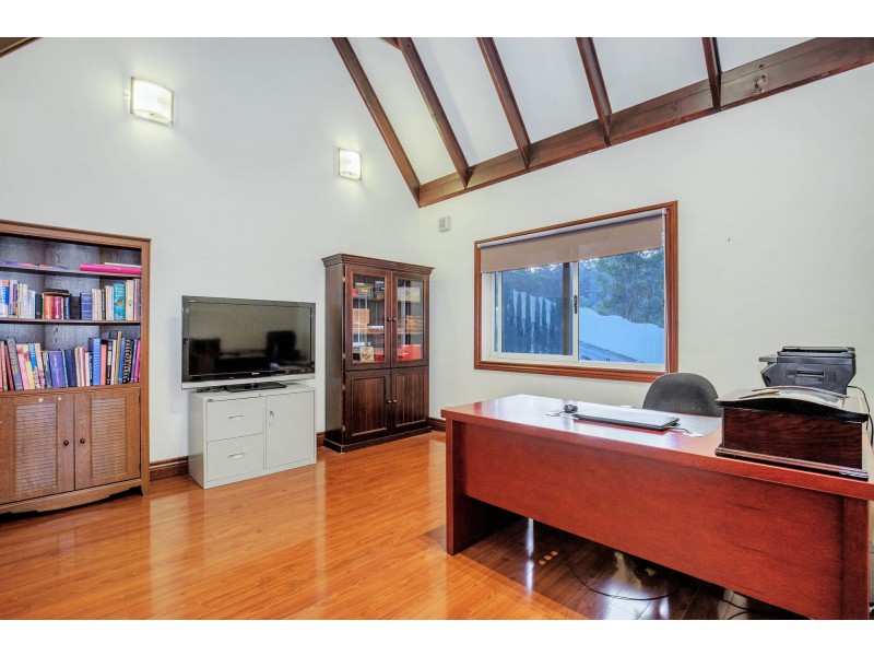 7 Tabor Drive, Tamborine Mountain QLD 4272