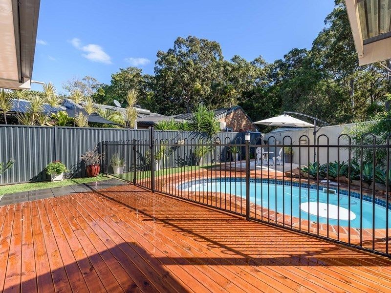 30 Sundown Drive, Paradise Point QLD 4216