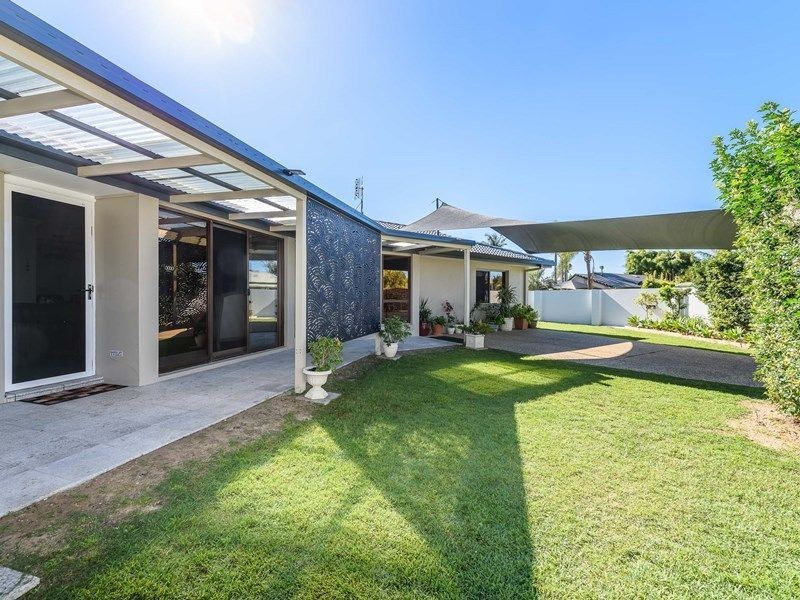 30 Sundown Drive, Paradise Point QLD 4216