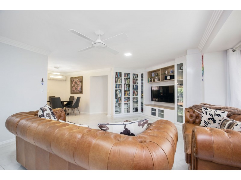 30 Sundown Drive, Paradise Point QLD 4216