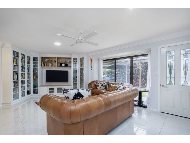 30 Sundown Drive, Paradise Point QLD 4216