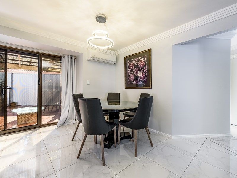 30 Sundown Drive, Paradise Point QLD 4216