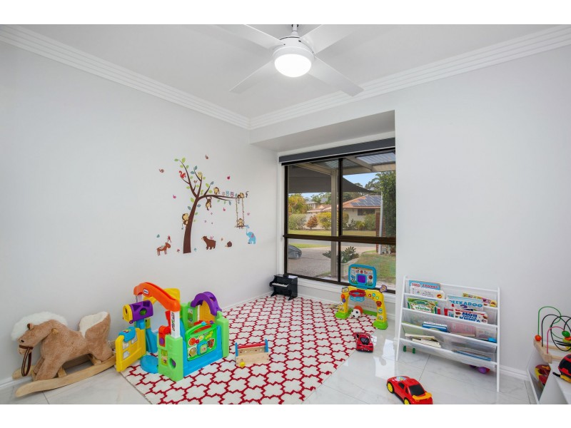 30 Sundown Drive, Paradise Point QLD 4216