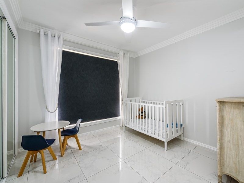 30 Sundown Drive, Paradise Point QLD 4216