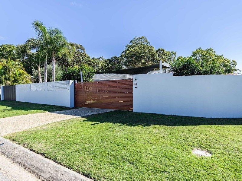 30 Sundown Drive, Paradise Point QLD 4216