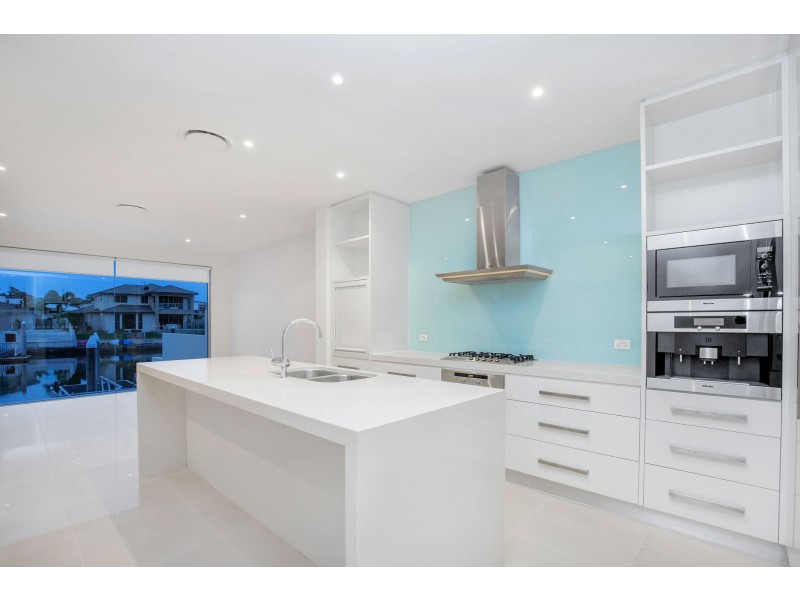 1/19 South Quay Drive, Biggera Waters QLD 4216