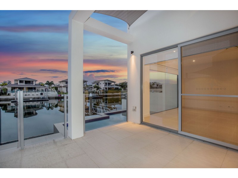 1/19 South Quay Drive, Biggera Waters QLD 4216