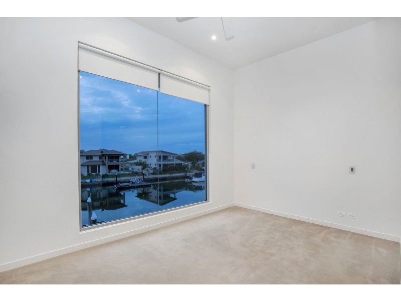 1/19 South Quay Drive, Biggera Waters QLD 4216
