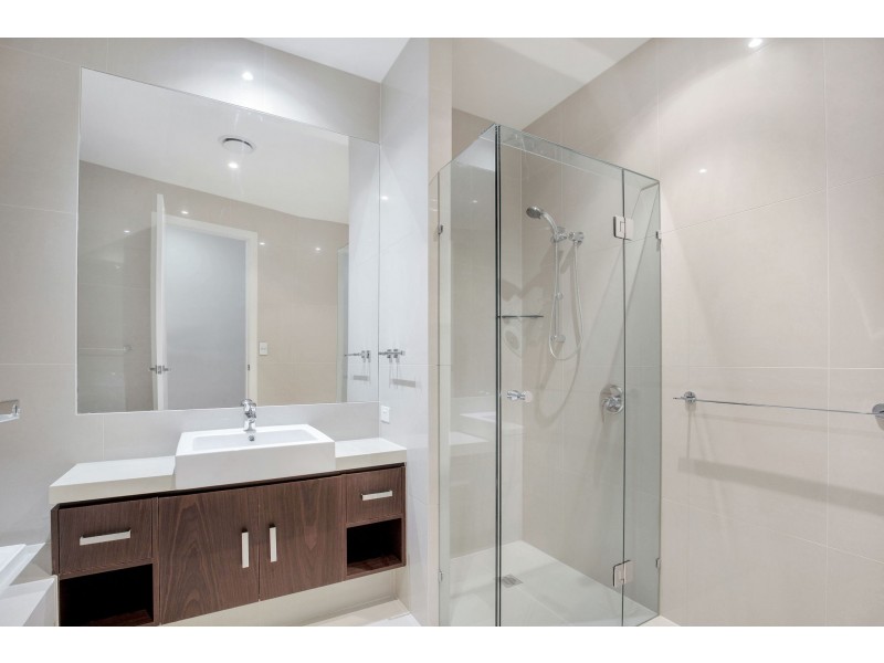 1/19 South Quay Drive, Biggera Waters QLD 4216