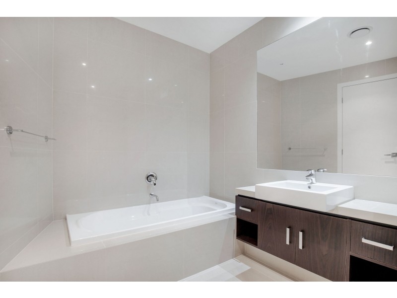 1/19 South Quay Drive, Biggera Waters QLD 4216