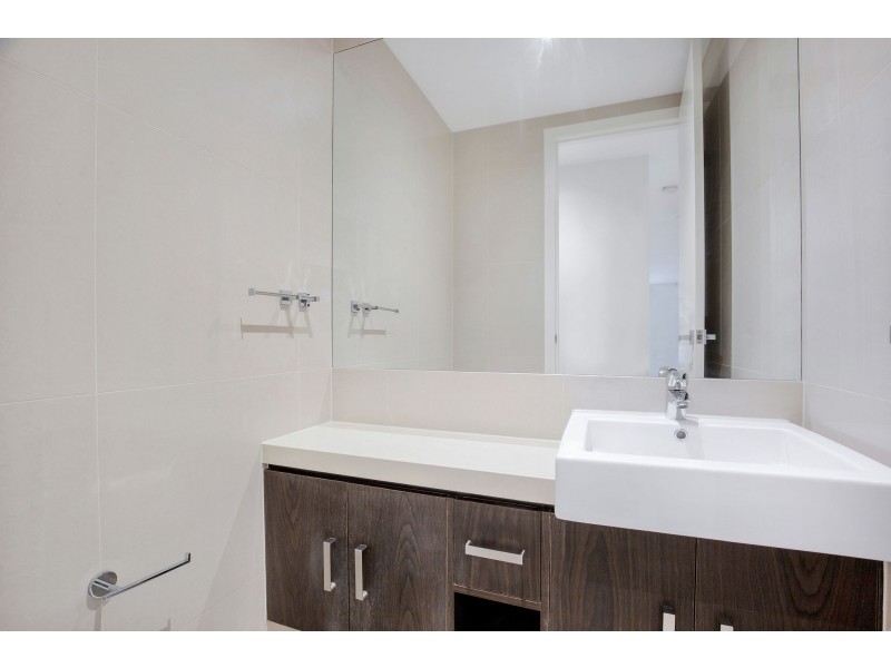 1/19 South Quay Drive, Biggera Waters QLD 4216
