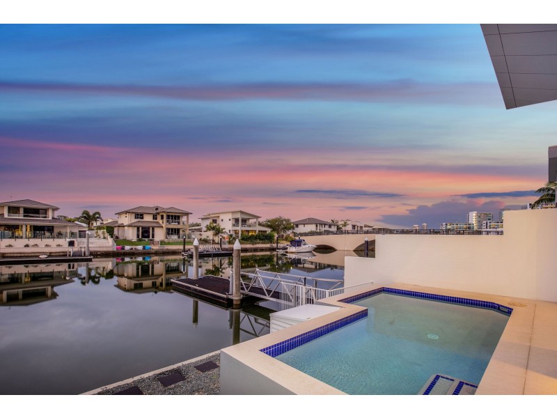 1/19 South Quay Drive, Biggera Waters QLD 4216