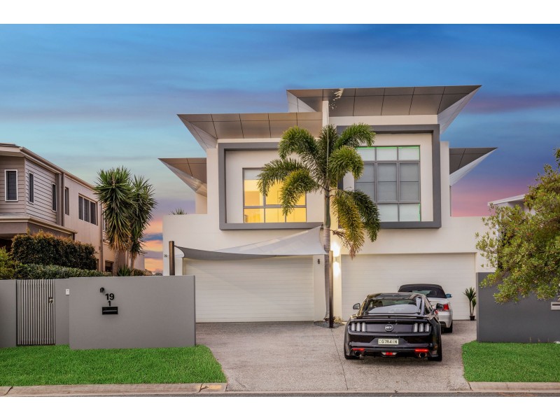 1/19 South Quay Drive, Biggera Waters QLD 4216