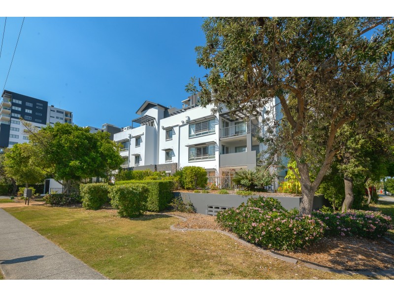 12/18-22 Parker Street, Labrador QLD 4215