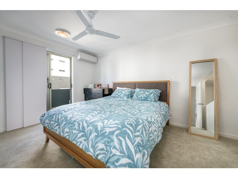 12/18-22 Parker Street, Labrador QLD 4215