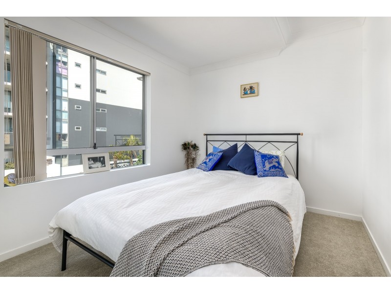 12/18-22 Parker Street, Labrador QLD 4215