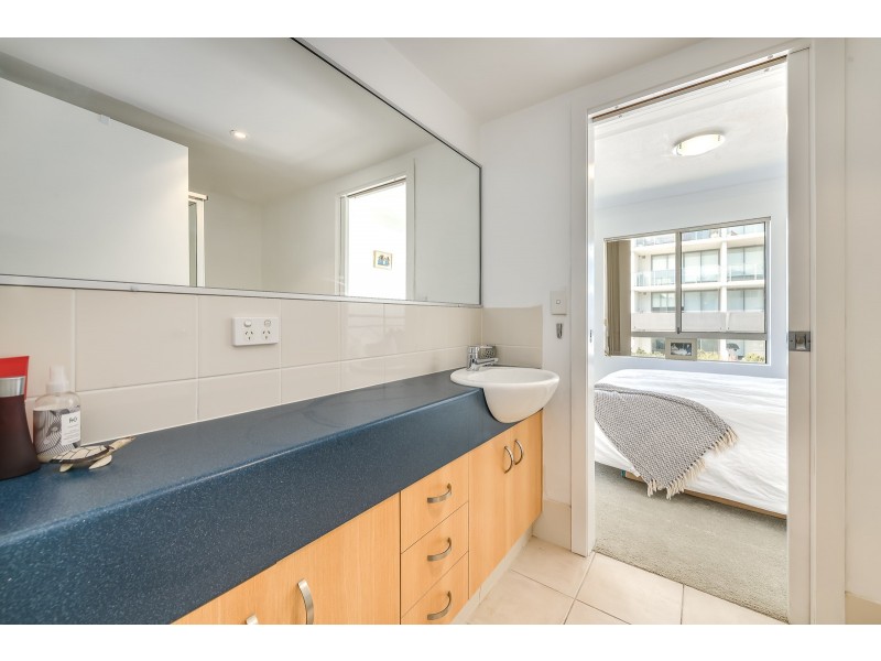 12/18-22 Parker Street, Labrador QLD 4215