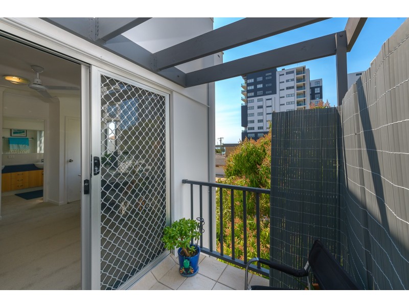 12/18-22 Parker Street, Labrador QLD 4215