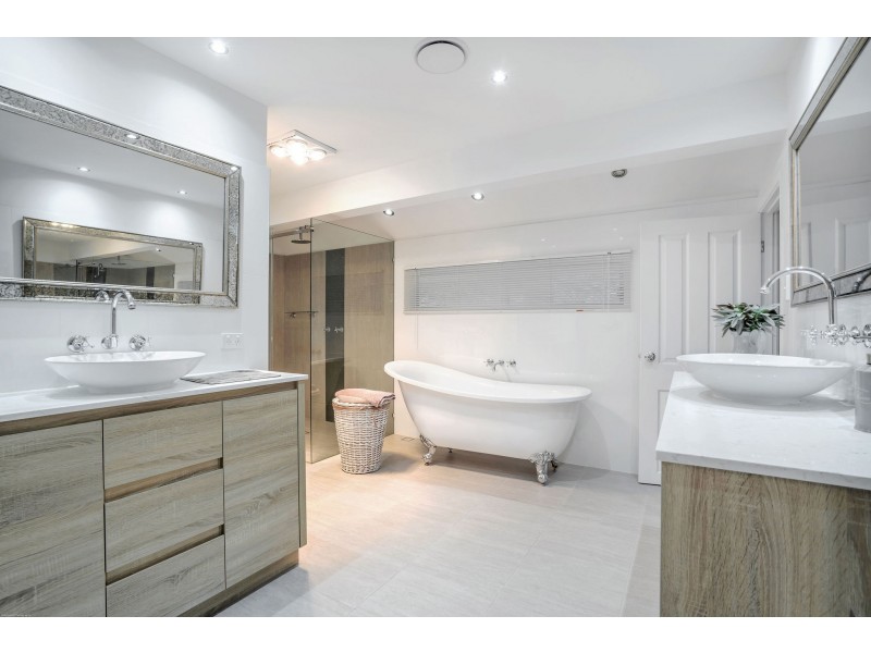 160 Wongawallan Drive, Wongawallan QLD 4210