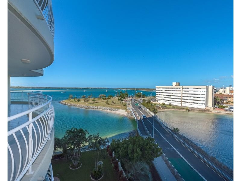 16/5 Bayview Street, Runaway Bay QLD 4216