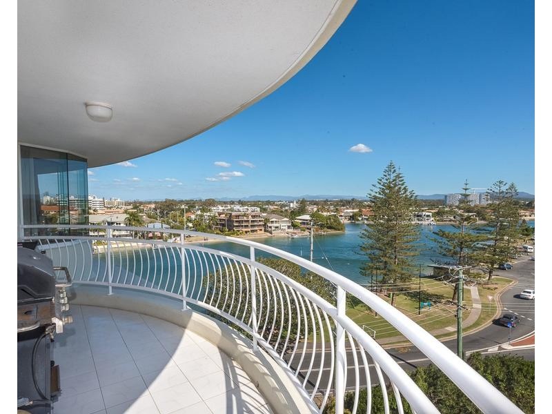16/5 Bayview Street, Runaway Bay QLD 4216