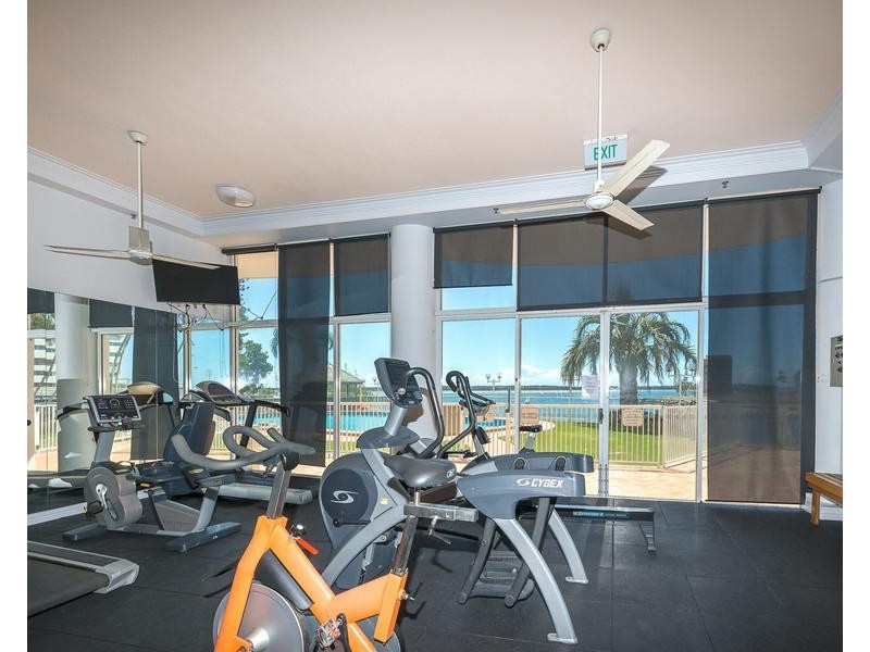 16/5 Bayview Street, Runaway Bay QLD 4216