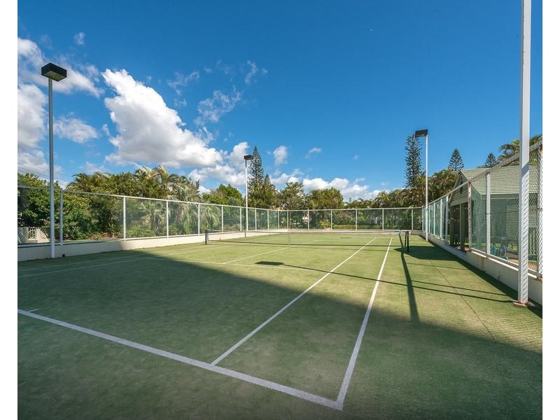 16/5 Bayview Street, Runaway Bay QLD 4216