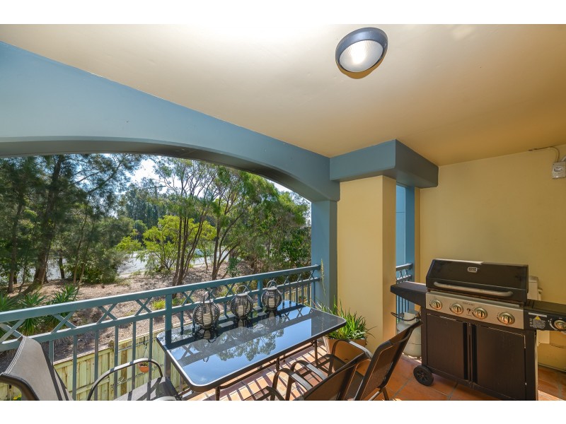 61/88 Limetree Parade, Runaway Bay QLD 4216