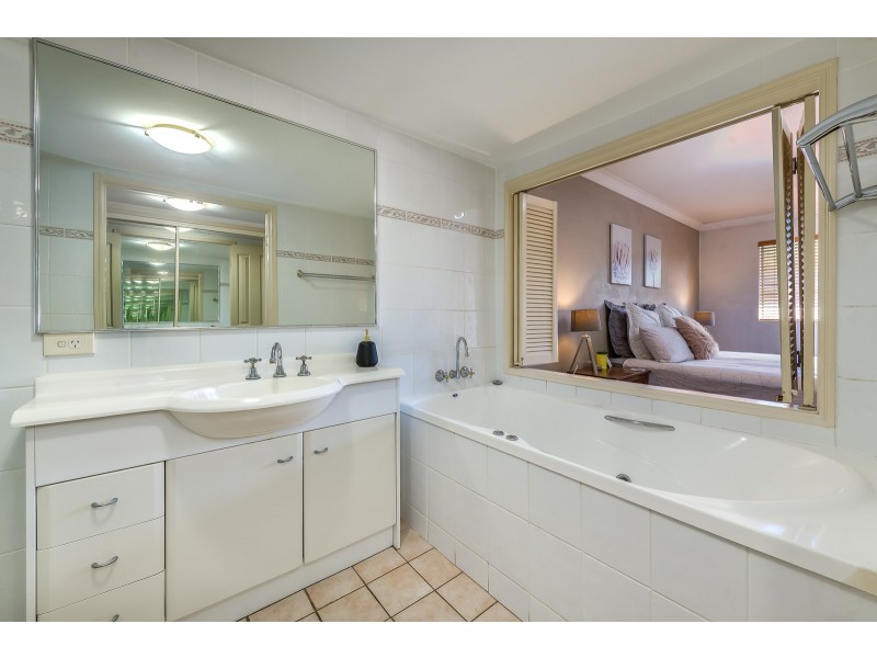 61/88 Limetree Parade, Runaway Bay QLD 4216