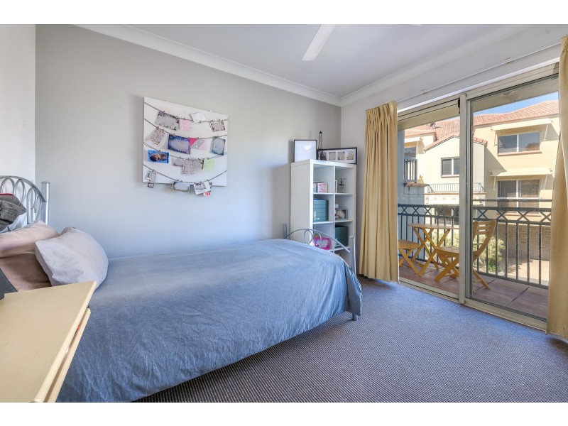 61/88 Limetree Parade, Runaway Bay QLD 4216