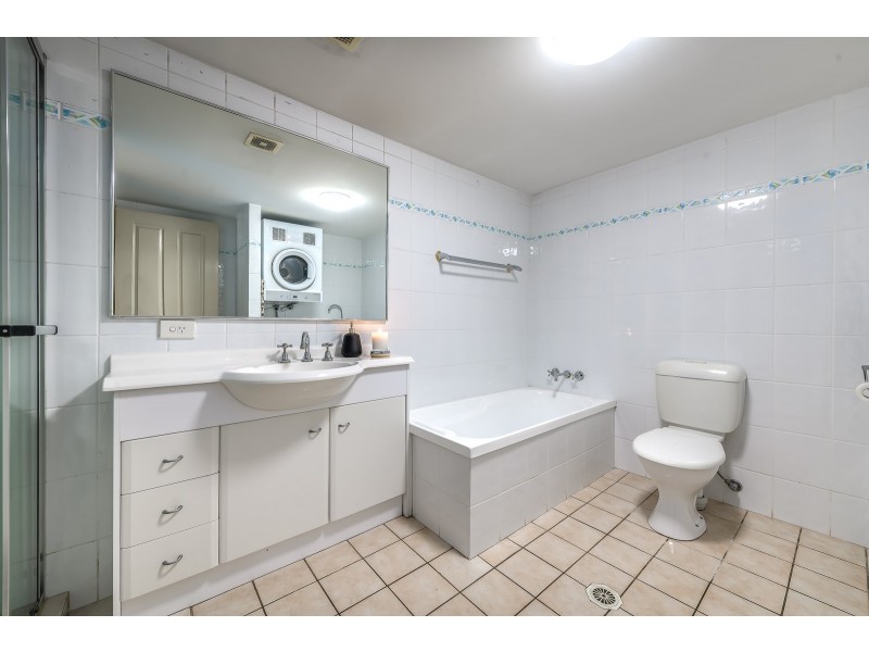 61/88 Limetree Parade, Runaway Bay QLD 4216