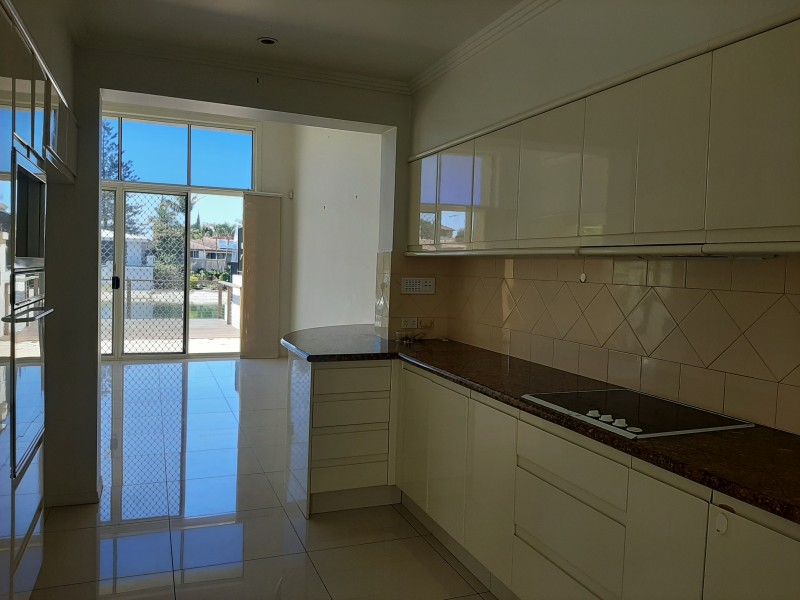 17A Inga Avenue, Surfers Paradise QLD 4217