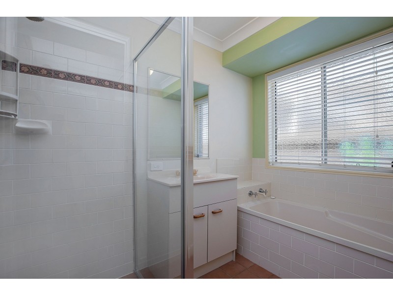 4 Torrens Court, Coombabah QLD 4216