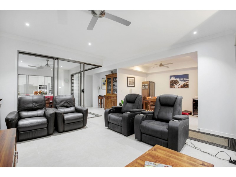 301/299 Napper Road, Arundel QLD 4214