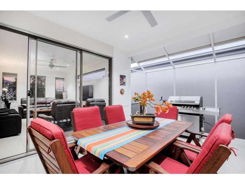 301/299 Napper Road, Arundel QLD 4214