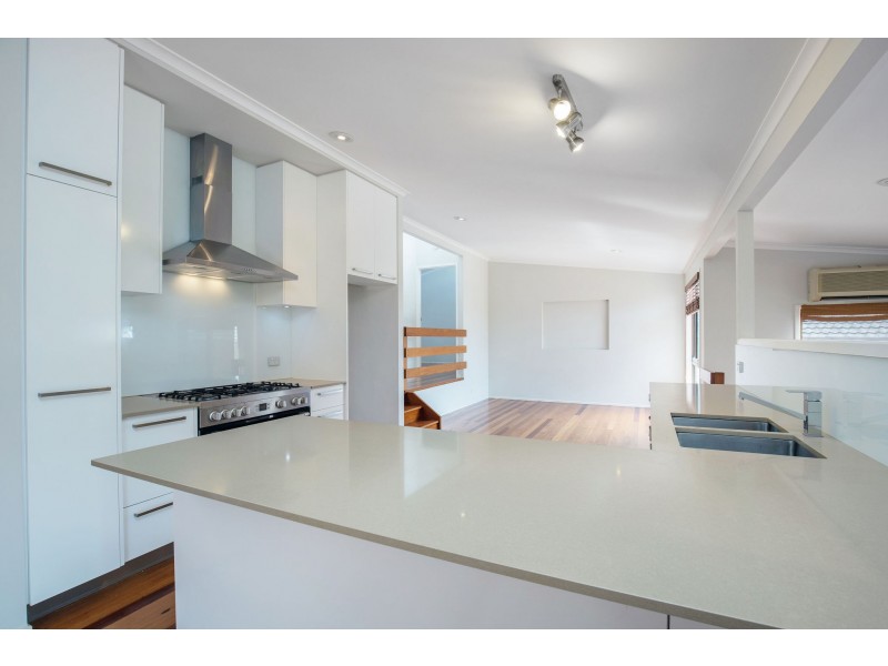 12 Windward Rise, Pacific Pines QLD 4211