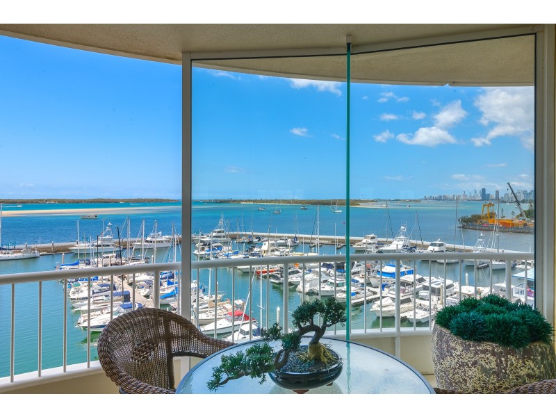 12/19 Oatland Esplanade, Runaway Bay QLD 4216